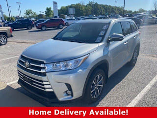 2018 Toyota Highlander XLE 5TDJZRFH2JS831123 2018 Toyota Highlander XLE