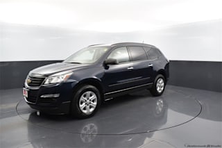 2017 Chevrolet Traverse LS 1GNKRFKD5HJ133948 2017 Chevrolet Traverse LS