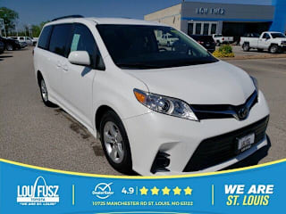 2018 Toyota Sienna LE 8-Passenger 5TDKZ3DC6JS923327 2018 Toyota Sienna LE 8-Passenger