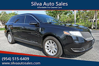 2015 Lincoln MKT Town Car Livery Fleet 2LMHJ5NK2FBL04168 2015 Lincoln MKT Town Car Livery Fleet