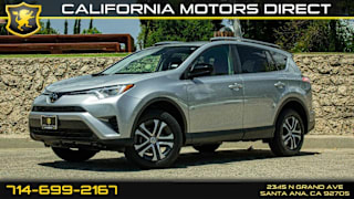 2018 Toyota RAV4 LE JTMZFREV5JJ172583 2018 Toyota RAV4 LE