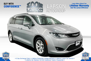 2017 Chrysler Pacifica Touring-L 2C4RC1BG2HR820385 2017 Chrysler Pacifica Touring-L