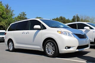 2017 Toyota Sienna XLE Premium 8-Passenger 5TDYZ3DC6HS841909 2017 Toyota Sienna XLE Premium 8-Passenger