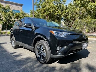2018 Toyota RAV4 XLE 2T3WFREVXJW455758 2018 Toyota RAV4 XLE