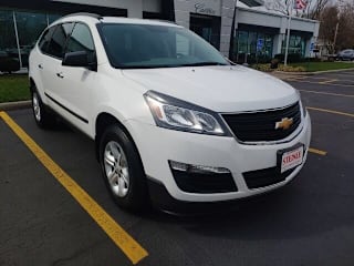 2017 Chevrolet Traverse LS 1GNKRFED7HJ270997 2017 Chevrolet Traverse LS
