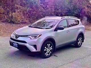 2018 Toyota RAV4 LE 2T3BFREV7JW709120 2018 Toyota RAV4 LE
