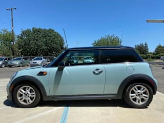 2012 MINI Cooper Base WMWSU3C56CT256438 2012 MINI Cooper Base