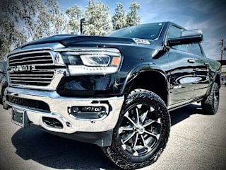 2019 Ram Pickup 1500 Laramie 1C6SRFJT0KN881676 2019 Ram Pickup 1500 Laramie