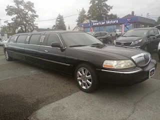 2005 Lincoln Town Car Executive 1L1FM88W95Y659626 2005 Lincoln Town Car Executive
