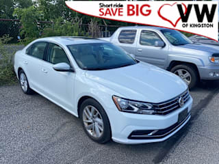 2018 Volkswagen Passat 2.0T SE 1VWBA7A3XJC032975 2018 Volkswagen Passat 2.0T SE