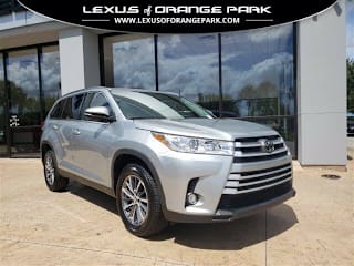 2019 Toyota Highlander XLE 5TDKZRFH5KS317658 2019 Toyota Highlander XLE