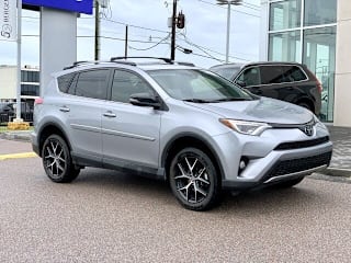 2018 Toyota RAV4 SE JTMNFREVXJD132786 2018 Toyota RAV4 SE