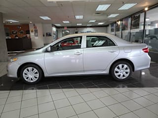 2010 Toyota Corolla LE 2T1BU4EE1AC340211 2010 Toyota Corolla LE
