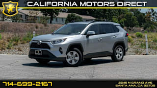 2019 Toyota RAV4 XLE JTMW1RFV8KJ001151 2019 Toyota RAV4 XLE