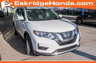 2017 Nissan Rogue S 5N1AT2MT2HC863092 2017 Nissan Rogue S