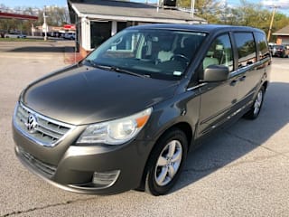 2010 Volkswagen Routan SE 2V4RW3D14AR324740 2010 Volkswagen Routan SE