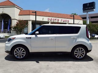 2018 Kia Soul + KNDJP3A58J7603881 2018 Kia Soul +
