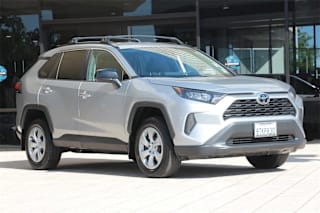 2021 Toyota RAV4 LE 2T3H1RFV5MW108946 2021 Toyota RAV4 LE