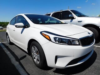 2017 Kia Forte LX 3KPFK4A71HE090723 2017 Kia Forte LX