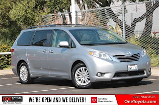 2017 Toyota Sienna XLE Premium 8-Passenger 5TDYZ3DC1HS805920 2017 Toyota Sienna XLE Premium 8-Passenger