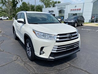 2018 Toyota Highlander XLE 5TDJZRFH8JS907637 2018 Toyota Highlander XLE