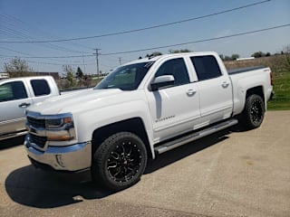 2017 Chevrolet Silverado 1500 LT 3GCUKREC2HG319930 2017 Chevrolet Silverado 1500 LT
