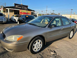 2005 Ford Taurus SE 1FAFP53U85A259005 2005 Ford Taurus SE