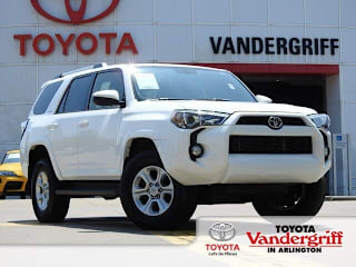 2019 Toyota 4Runner SR5 JTEBU5JR3K5645220 2019 Toyota 4Runner SR5