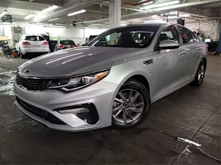 2019 Kia Optima 5XXGT4L33KG335208 2019 Kia Optima