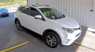 2018 Toyota RAV4 XLE JTMWFREV8JD132838 2018 Toyota RAV4 XLE