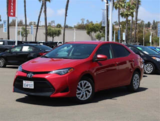 2018 Toyota Corolla LE 5YFBURHEXJP812589 2018 Toyota Corolla LE