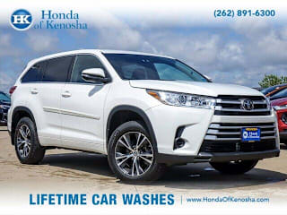 2018 Toyota Highlander LE 5TDBZRFH8JS852000 2018 Toyota Highlander LE