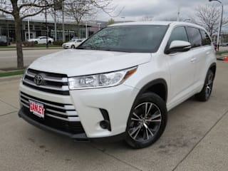 2018 Toyota Highlander LE 5TDZARFH8JS038600 2018 Toyota Highlander LE