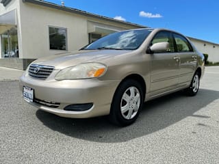 2005 Toyota Corolla LE 1NXBR32E75Z417524 2005 Toyota Corolla LE