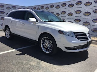 2017 Lincoln MKT Elite 2LMHJ5AT7HBL00084 2017 Lincoln MKT Elite