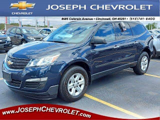 2016 Chevrolet Traverse LS 1GNKRFED8GJ332843 2016 Chevrolet Traverse LS