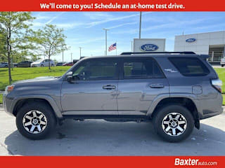 2019 Toyota 4Runner SR5 JTEBU5JR2K5611625 2019 Toyota 4Runner SR5