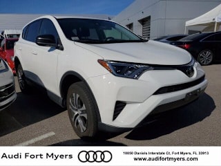 2018 Toyota RAV4 LE JTMBFREV1JJ210280 2018 Toyota RAV4 LE