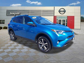2017 Toyota RAV4 XLE JTMRFREVXHJ122613 2017 Toyota RAV4 XLE