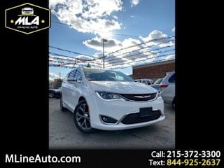 2017 Chrysler Pacifica Limited 2C4RC1GG4HR530982 2017 Chrysler Pacifica Limited