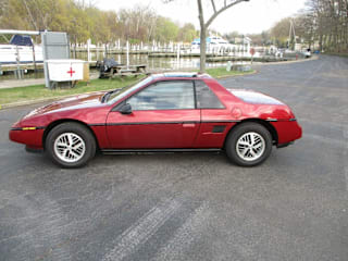1988 Pontiac Fiero Base 1G2PE11R1JP224720 1988 Pontiac Fiero Base