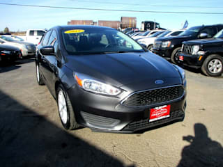 2018 Ford Focus SE 1FADP3F28JL237140 2018 Ford Focus SE