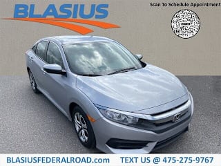 2018 Honda Civic LX 2HGFC2F52JH530128 2018 Honda Civic LX