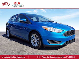 2016 Ford Focus SE 1FADP3K22GL263327 2016 Ford Focus SE