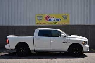 2018 Ram Pickup 1500 Sport 1C6RR7MT1JS208220 2018 Ram Pickup 1500 Sport