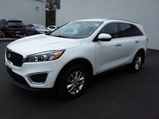 2018 Kia Sorento LX 5XYPGDA32JG411230 2018 Kia Sorento LX