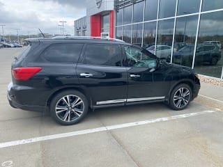 2017 Nissan Pathfinder Platinum 5N1DR2MMXHC912866 2017 Nissan Pathfinder Platinum