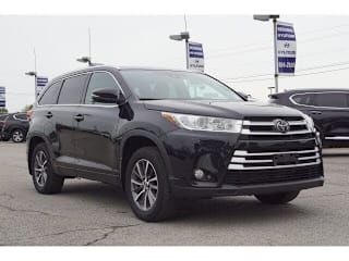 2018 Toyota Highlander XLE 5TDJZRFH3JS540758 2018 Toyota Highlander XLE