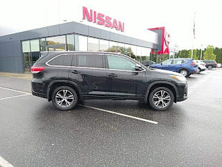 2018 Toyota Highlander LE 5TDBZRFH0JS853657 2018 Toyota Highlander LE