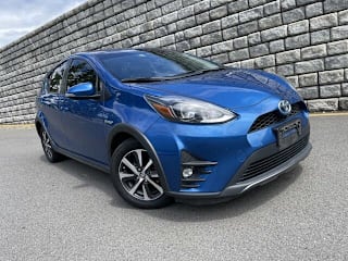 2018 Toyota Prius c Four JTDKDTB30J1612989 2018 Toyota Prius c Four